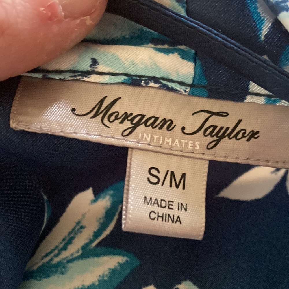 Morgan Taylor Floral Robe - Picture 5 of 8